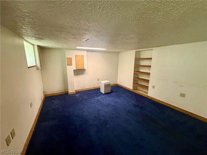 1056 Homewood , Warren, OH 44483 Photo 12