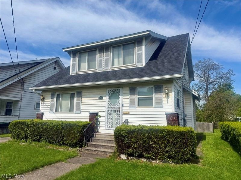 1056 Homewood , Warren, OH 44483 Photo 3