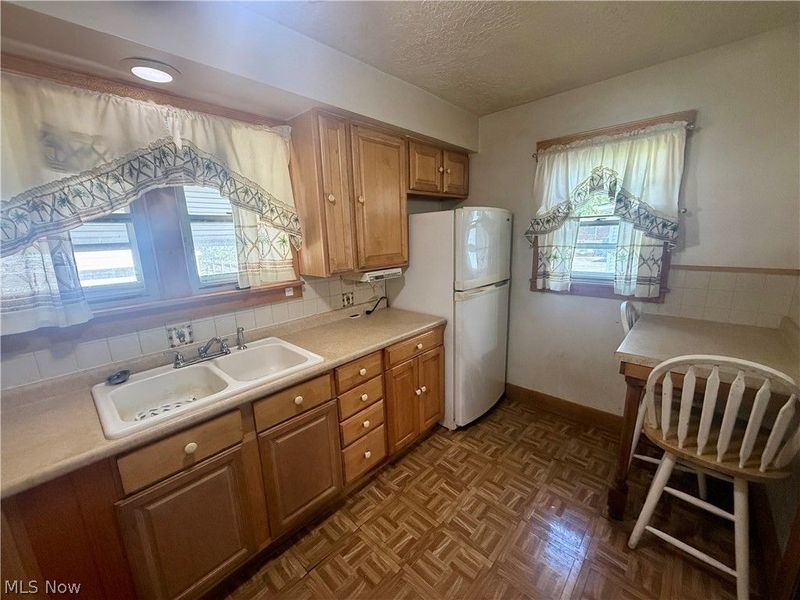 1056 Homewood , Warren, OH 44483 Photo 5