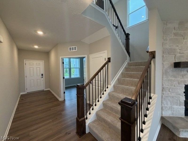 6379 Cooper Hawk Drive, Medina, OH 44256 Photo 9