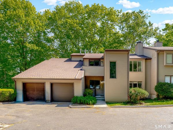 12 Kings Wood, Unit B, Shelton, CT 06484