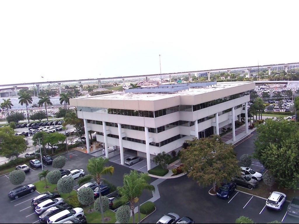 290 NW 165th St, Unit PH-5C, Miami, FL 33169 Photo