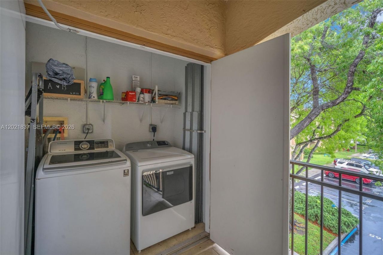 11650 SW 2nd St , Unit 16303, Pembroke Pines, FL 33025 Photo