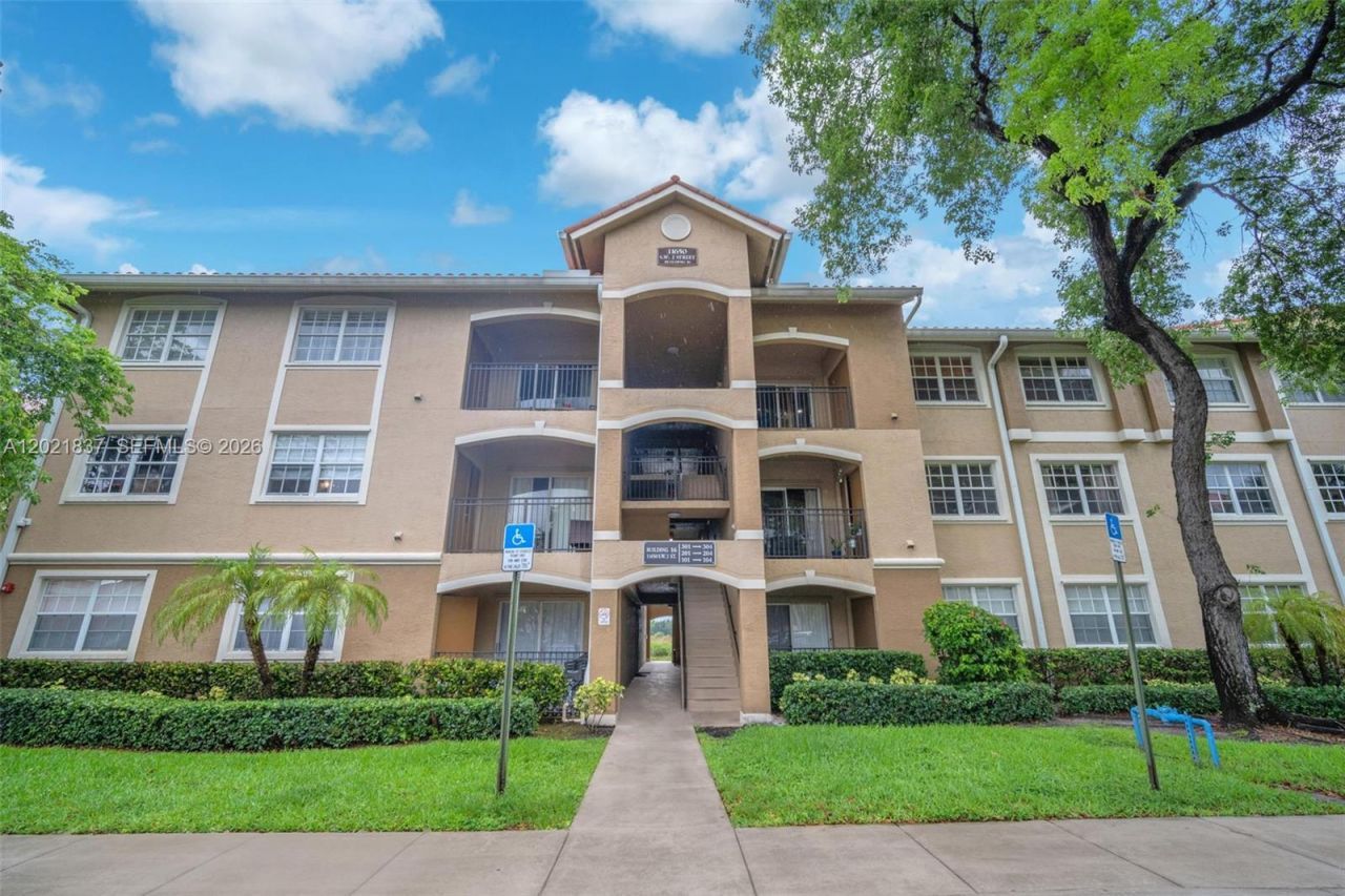 11650 SW 2nd St , Unit 16303, Pembroke Pines, FL 33025 Photo
