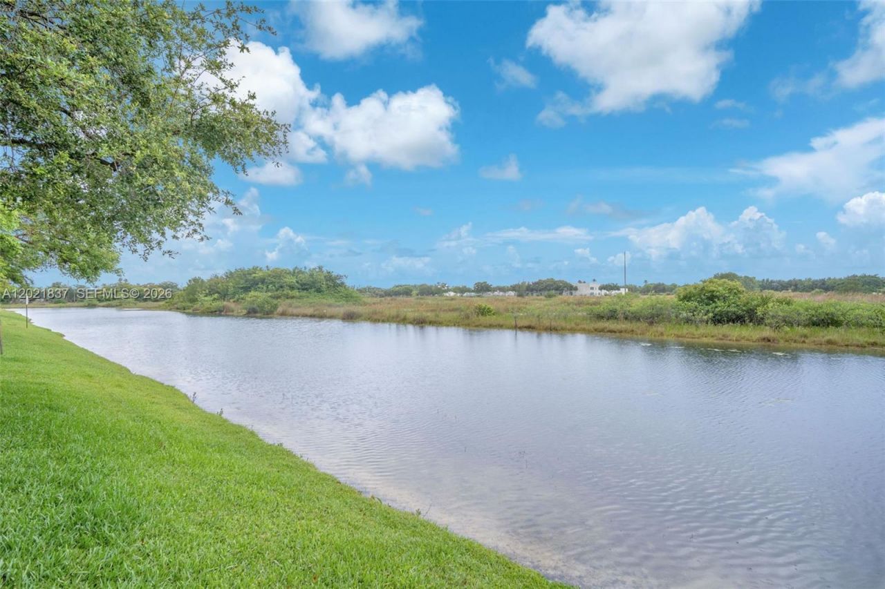 11650 SW 2nd St , Unit 16303, Pembroke Pines, FL 33025 Photo