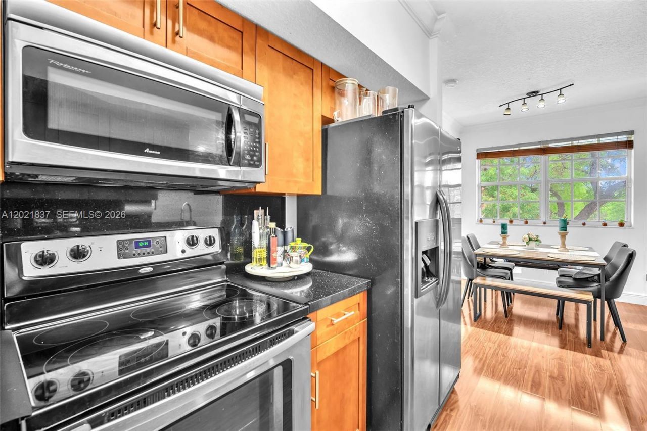 11650 SW 2nd St , Unit 16303, Pembroke Pines, FL 33025 Photo