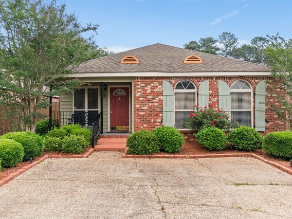 5 Bridgefield Ct., Hattiesburg, MS 39402