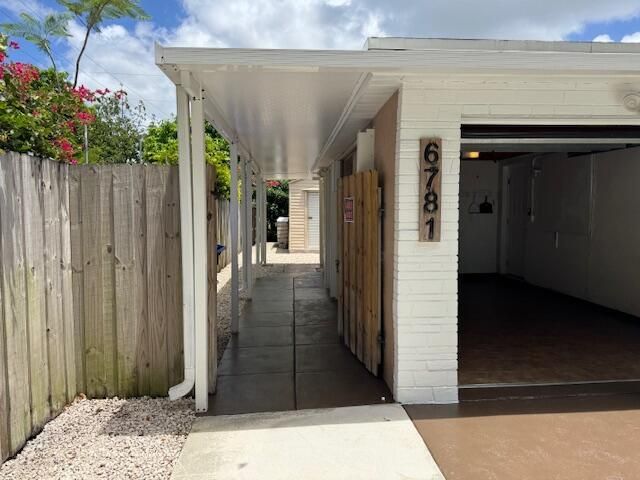 6781 Charleston Street, Hollywood, FL 33024 Photo