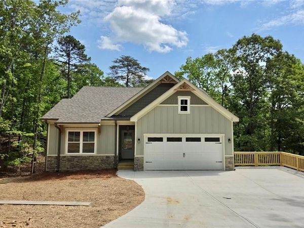 149 White Antelope Street , Waleska, GA 30183