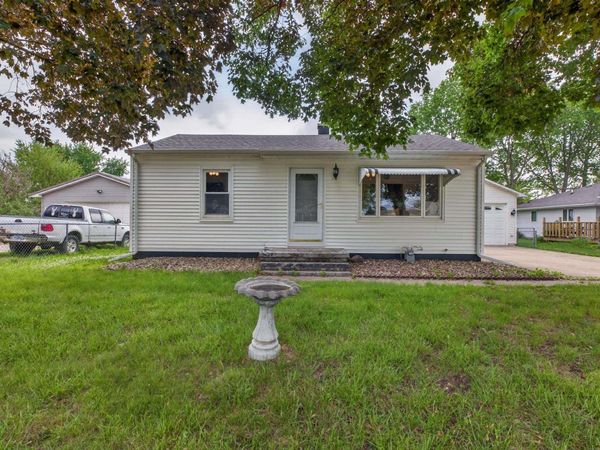 327 2nd Street, Washburn, IA 50702
