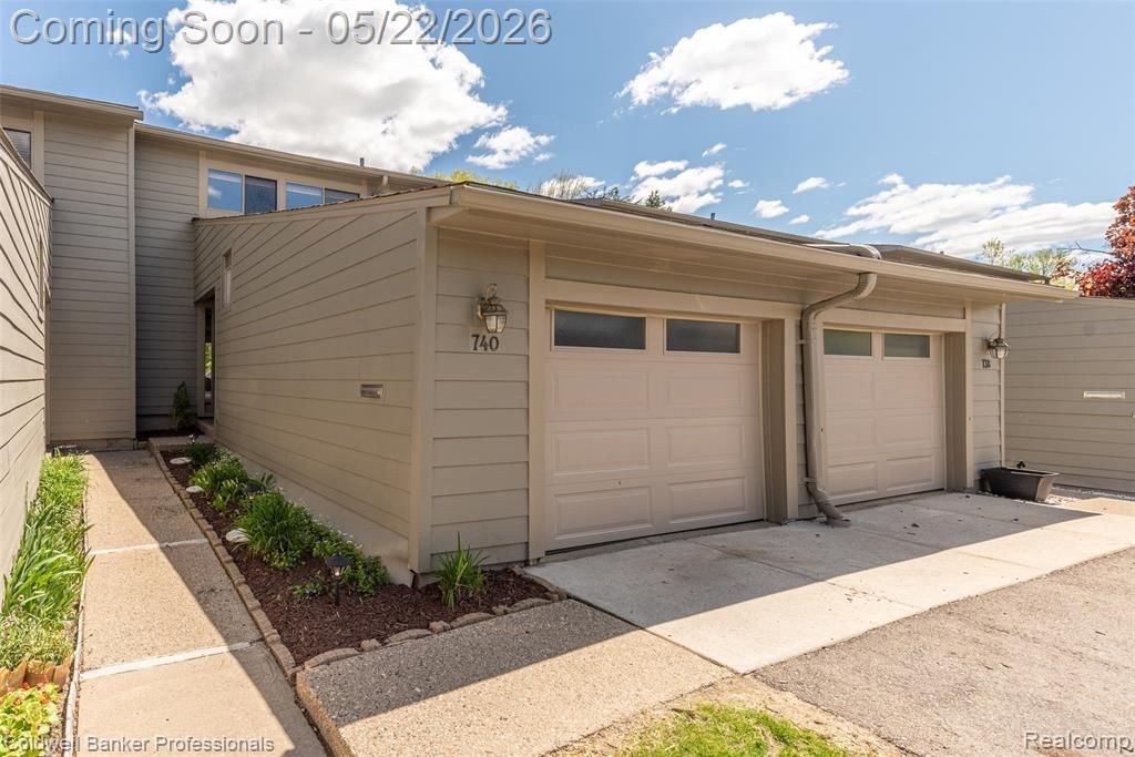 740 Peninsula Court, Ann Arbor, MI 48105 Main Photo