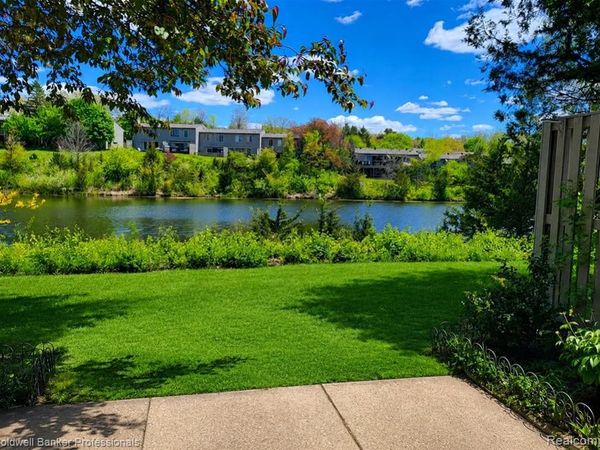 740 Peninsula Court, Ann Arbor, MI 48105