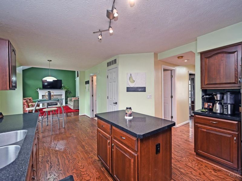 2150 Deer Meadow Drive, Springfield Twp., OH 45240 Photo 13
