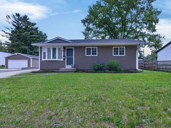 7917-7921 Venus Street, LOVES PARK, IL 61111
