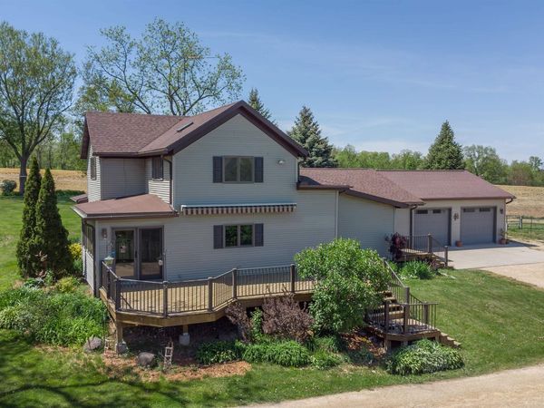 25303 Spring Valley Road, SHANNON, IL 61078