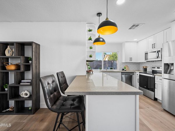 3934 W GLENAIRE Drive, Phoenix, AZ 85053