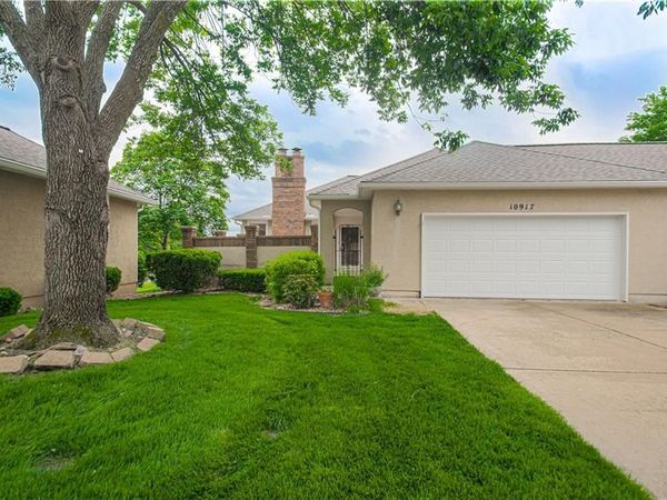 10917 W 98th Street, Overland Park, KS 66214