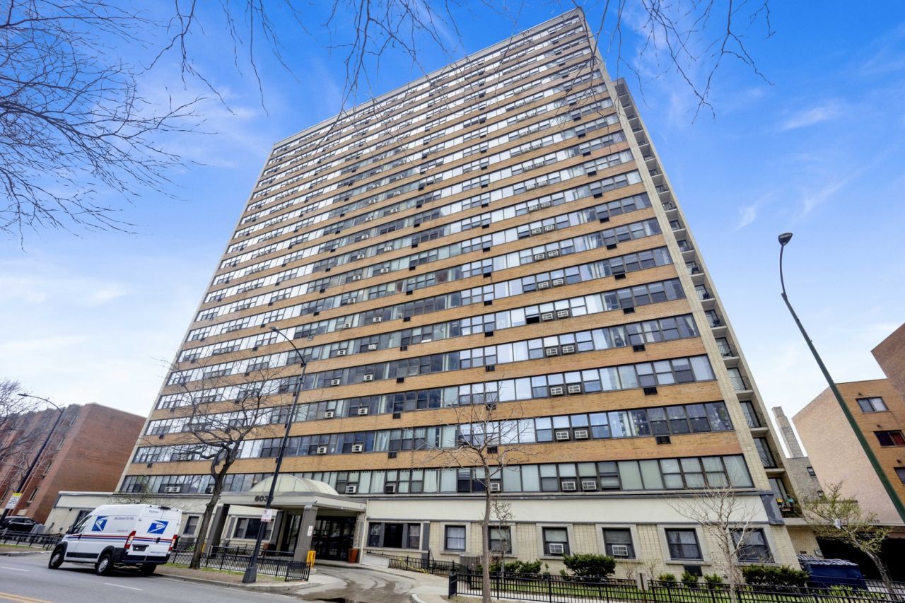 6030 N Sheridan Road , Unit 1307, Chicago, IL 60660 Main Photo