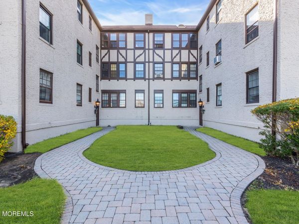 17 Leroy Place, Unit 2B, Red Bank, NJ 07701