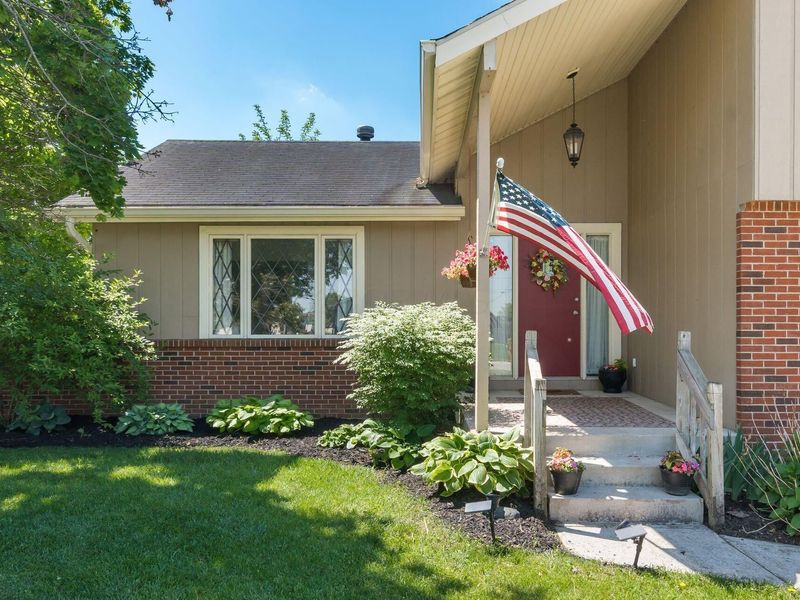1870 Hickory Hill Drive, Columbus, OH 43228 Photo 4