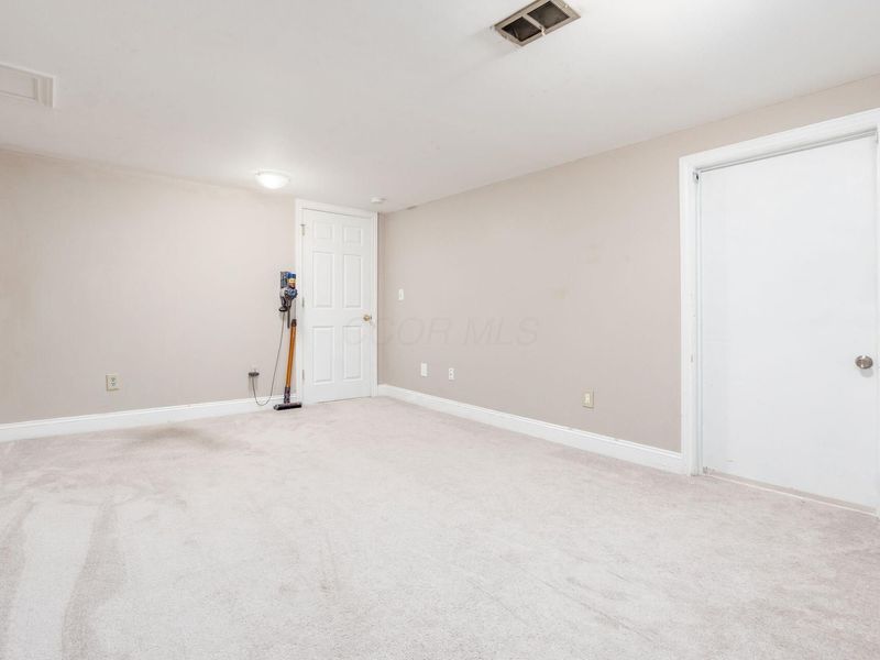 1870 Hickory Hill Drive, Columbus, OH 43228 Photo 47