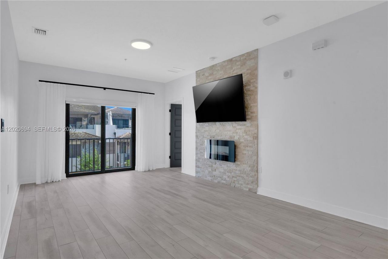 4740 NW 84th Ct , Unit 38, Doral, FL 33166 Photo