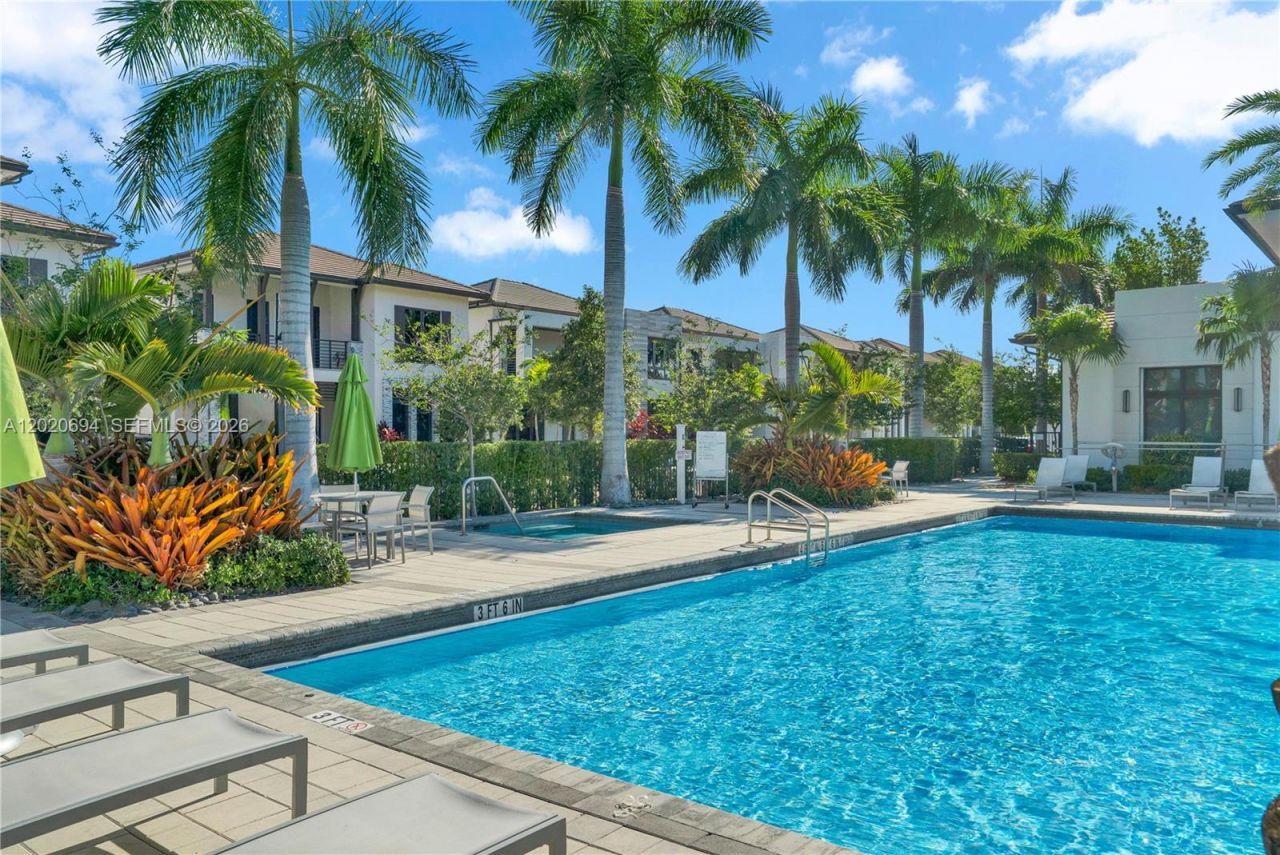 4740 NW 84th Ct , Unit 38, Doral, FL 33166 Photo