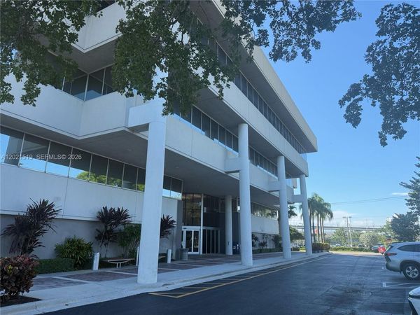 290 NW 165th St , Unit PH-5B, Miami, FL 33169