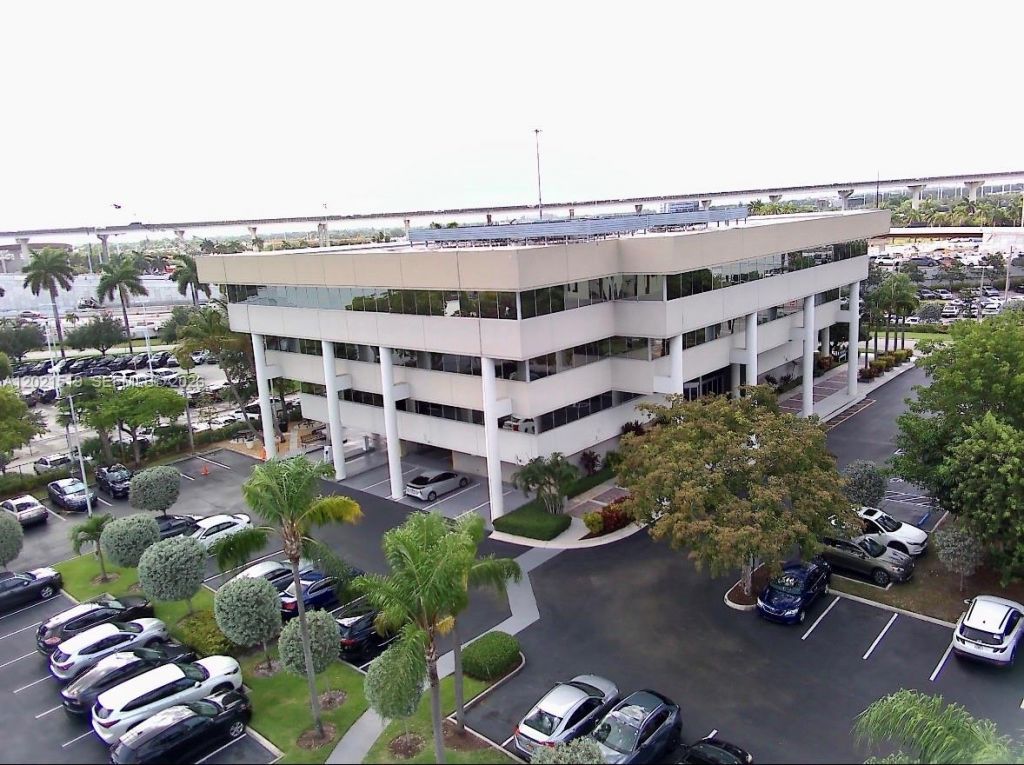 290 NW 165th St, Unit PH-5B, Miami, FL 33169 Photo