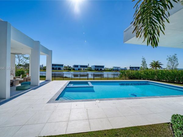16600 Sunset Way, Weston, FL 33326
