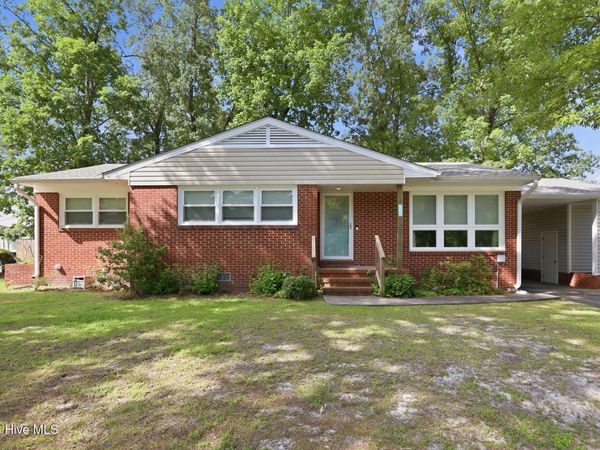 100 E Sherwood Drive, Havelock, NC 28532
