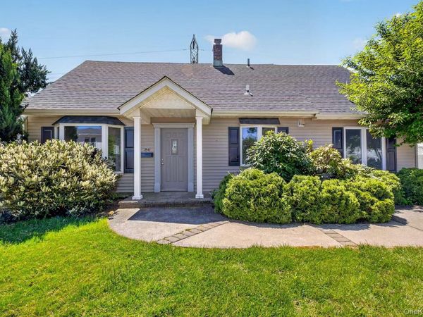 84 Cornflower Road , Levittown, NY 11756