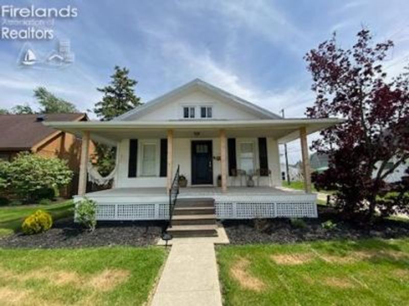 498 E Market Street, Tiffin, OH 44883 Photo 1