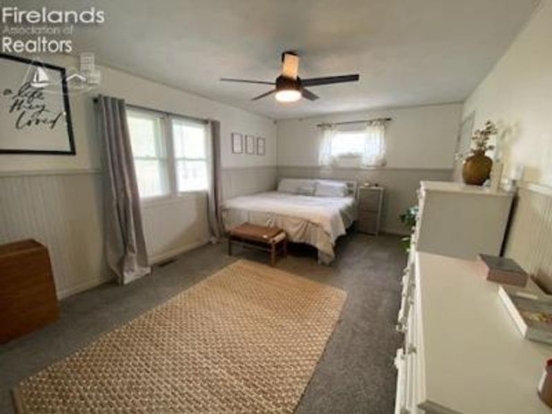498 E Market Street, Tiffin, OH 44883 Photo 12