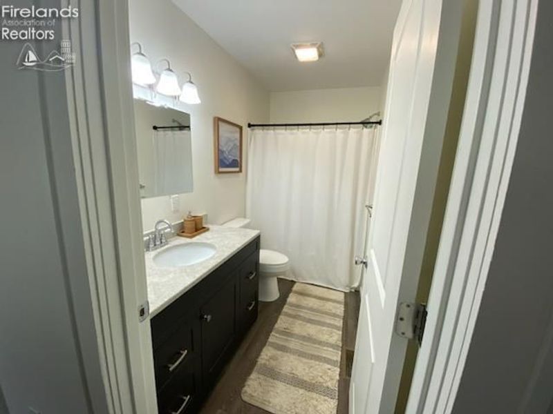 498 E Market Street, Tiffin, OH 44883 Photo 15