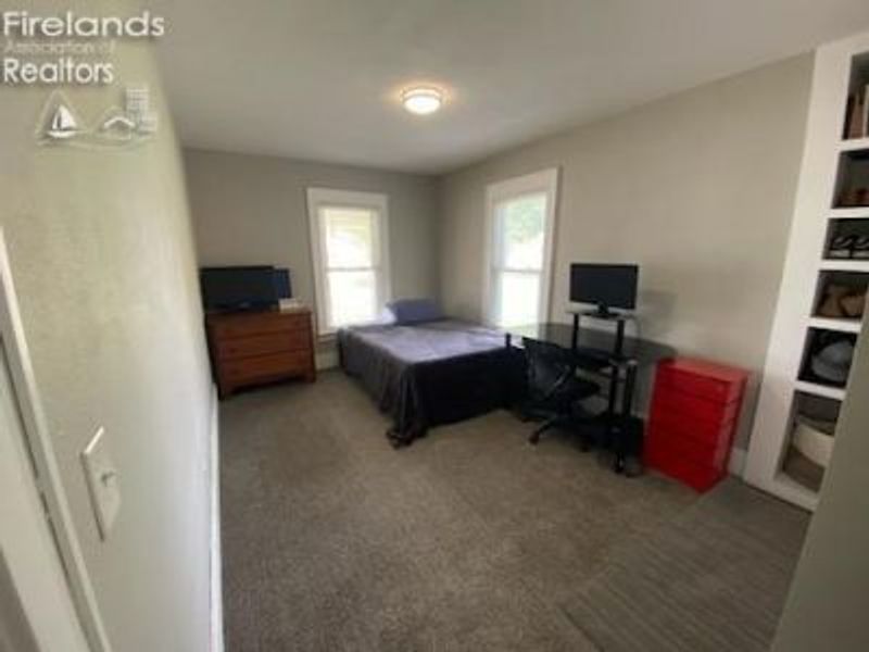 498 E Market Street, Tiffin, OH 44883 Photo 16