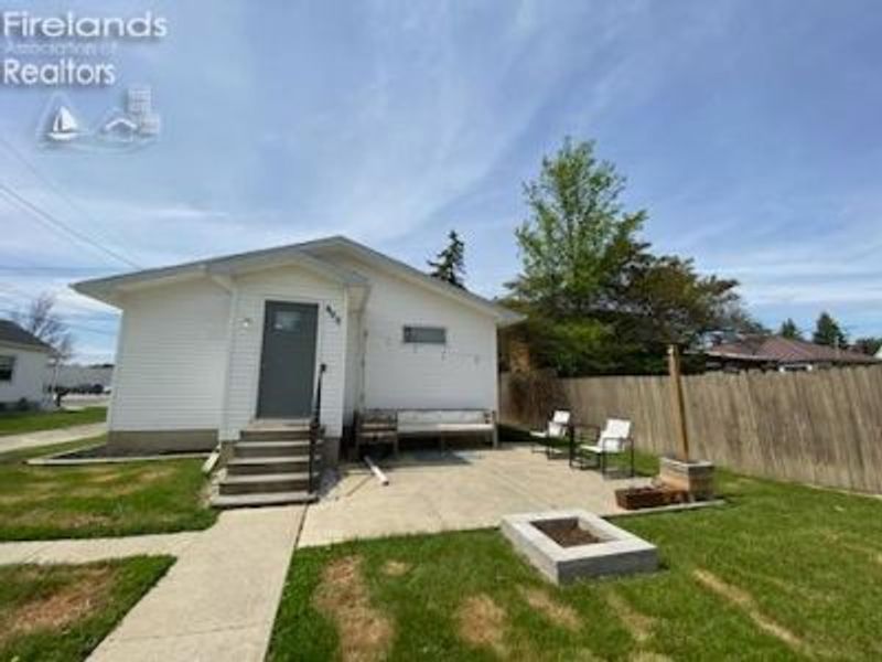 498 E Market Street, Tiffin, OH 44883 Photo 22
