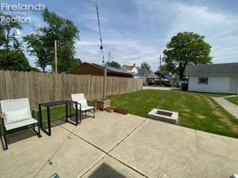 498 E Market Street, Tiffin, OH 44883 Photo 24