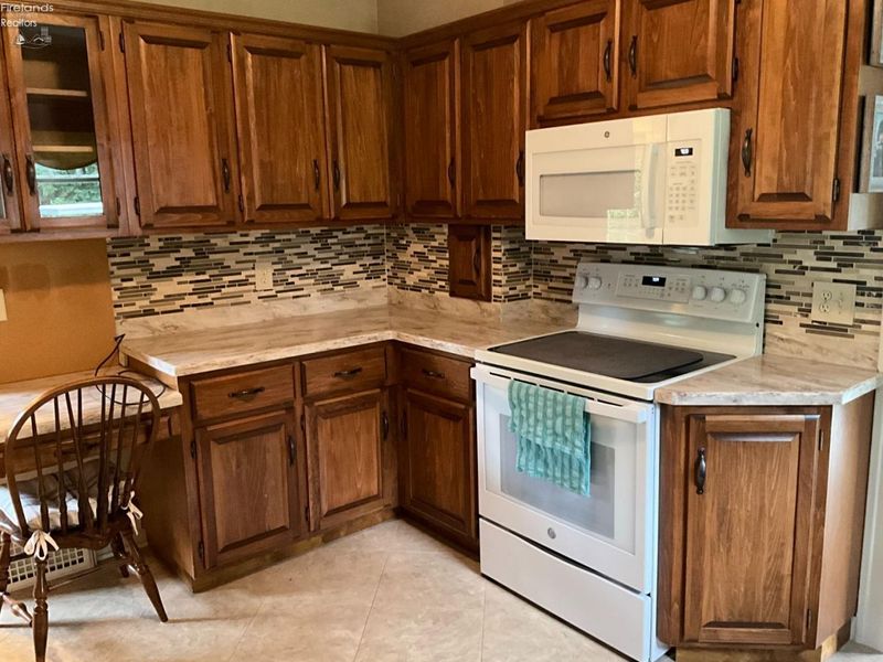 134 Park Avenue, New London, OH 44851 Photo 3
