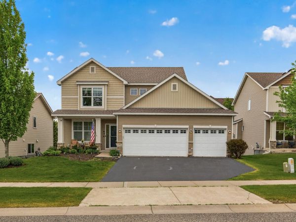 656 Lake Ridge Drive, Woodbury, MN 55129