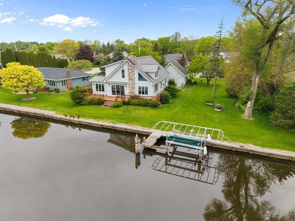 728 E RIVER DRIVE, Omro, WI 54963