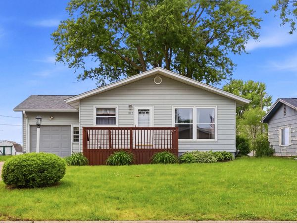 1102 WESTWOOD LANE, Muscatine, IA 52761