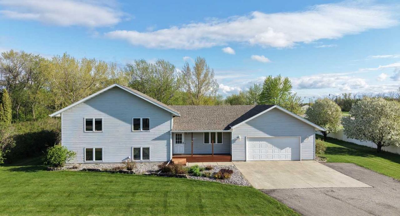 104 Golden Spike Road, West Fargo, ND 58078 Main Photo