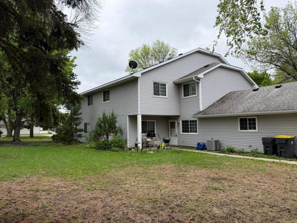 1622 Pleasant View Drive, Unit C, North Mankato, MN 56003
