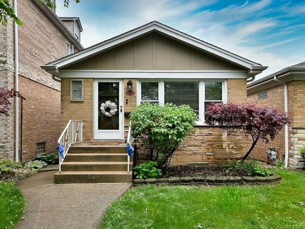 6524 N Oshkosh Avenue , Chicago, IL 60631