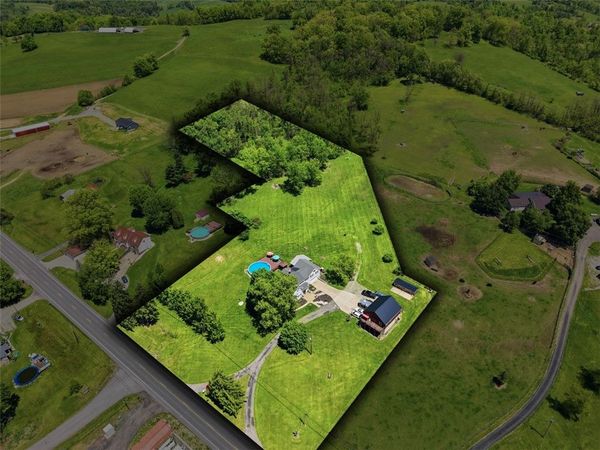 2976 Henderson Road, Washington, PA 15301