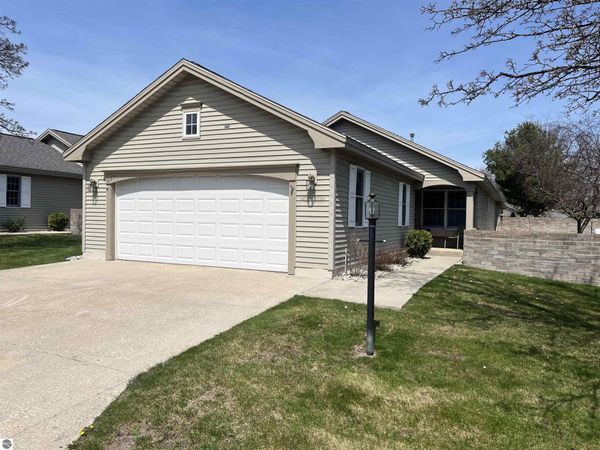 1167 Hemingway, Traverse City, MI 49686