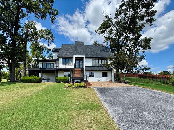 624 Horsebarn Road , Rogers, AR 72758