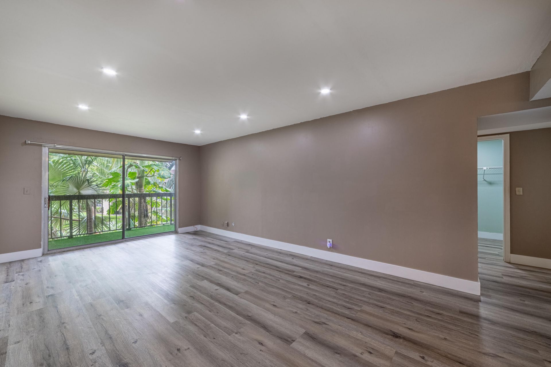 2755 W Atlantic Avenue, Unit 1210, Delray Beach, FL 33445 Photo
