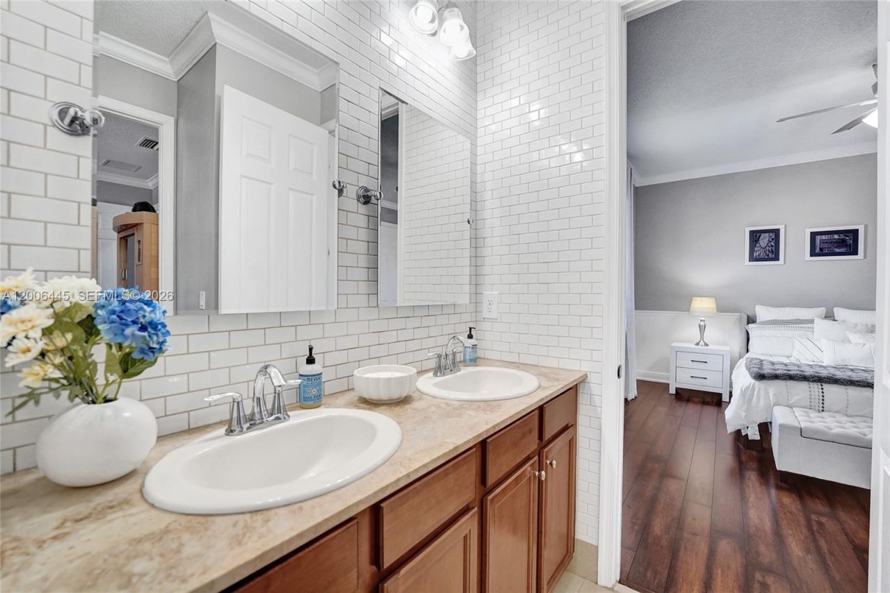 3701 NW 85th Ter , Cooper City, FL 33024 Photo